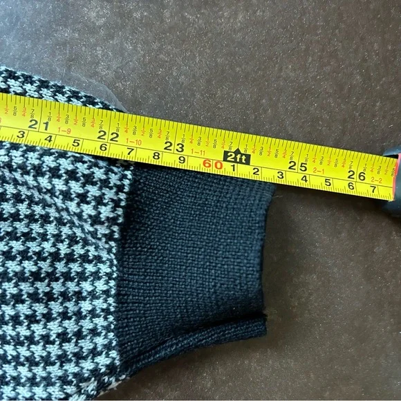 100% wool vintage cardigan- black and white houndstooth- jaeger- small - Picture 14 of 16